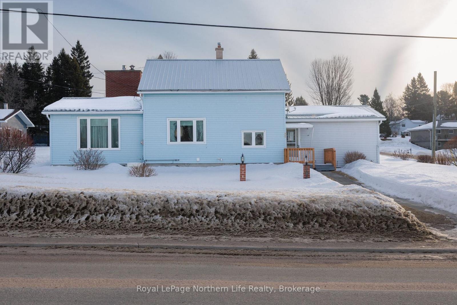 404 Main Street, Powassan, Ontario  P0H 1Z0 - Photo 3 - X12843532