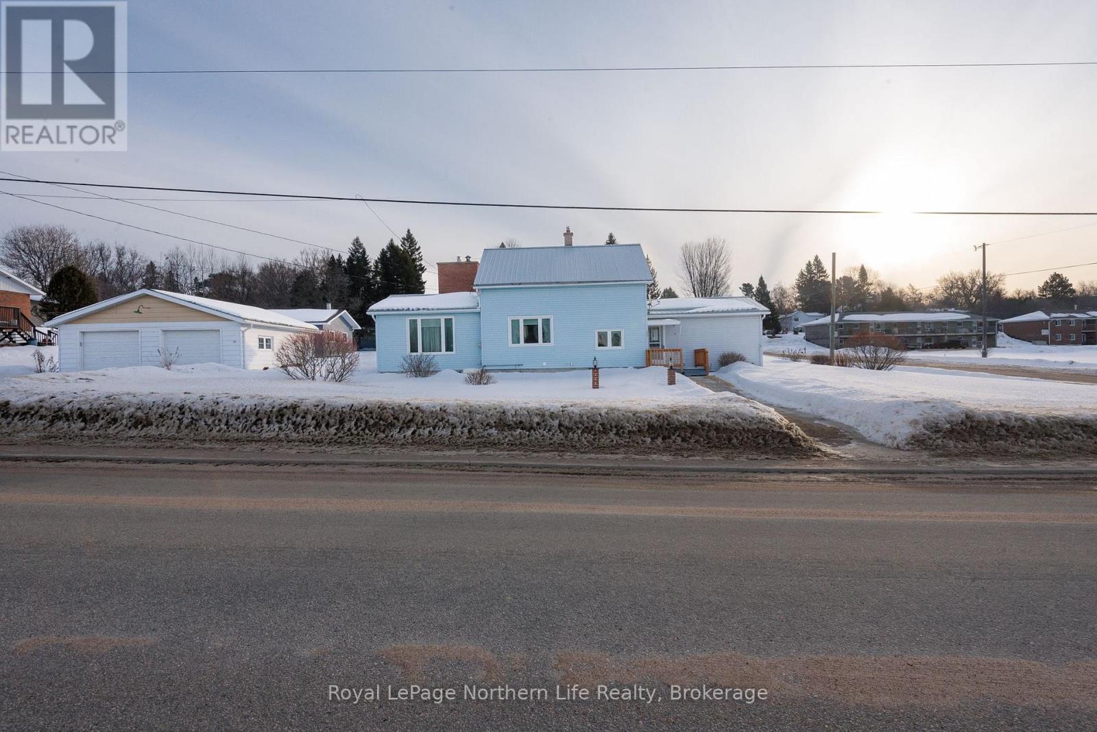 404 Main Street, Powassan, Ontario  P0H 1Z0 - Photo 4 - X12843532