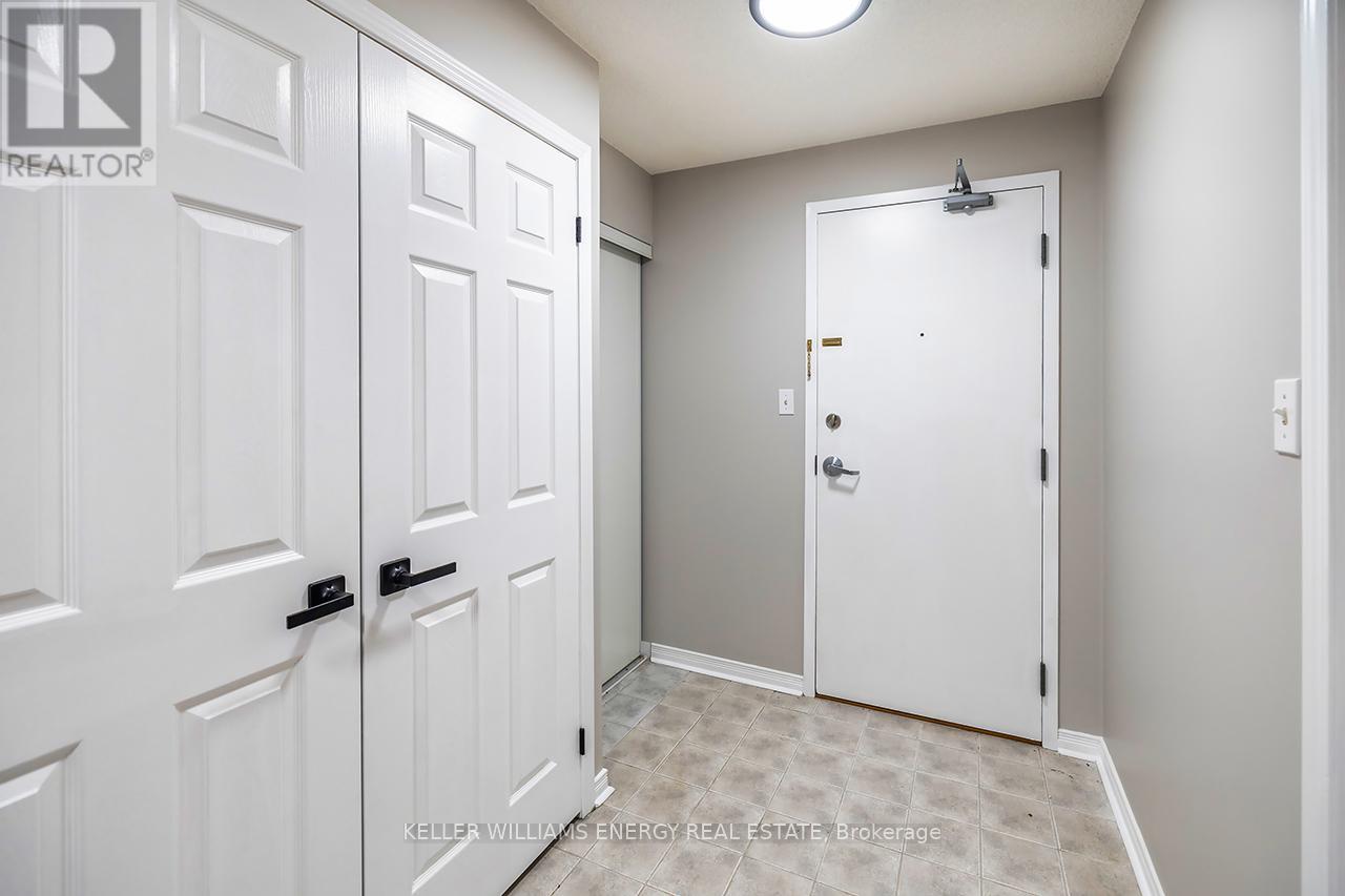 104 - 94 Aspen Springs Drive, Clarington, Ontario  L1C 5N4 - Photo 4 - E12843544