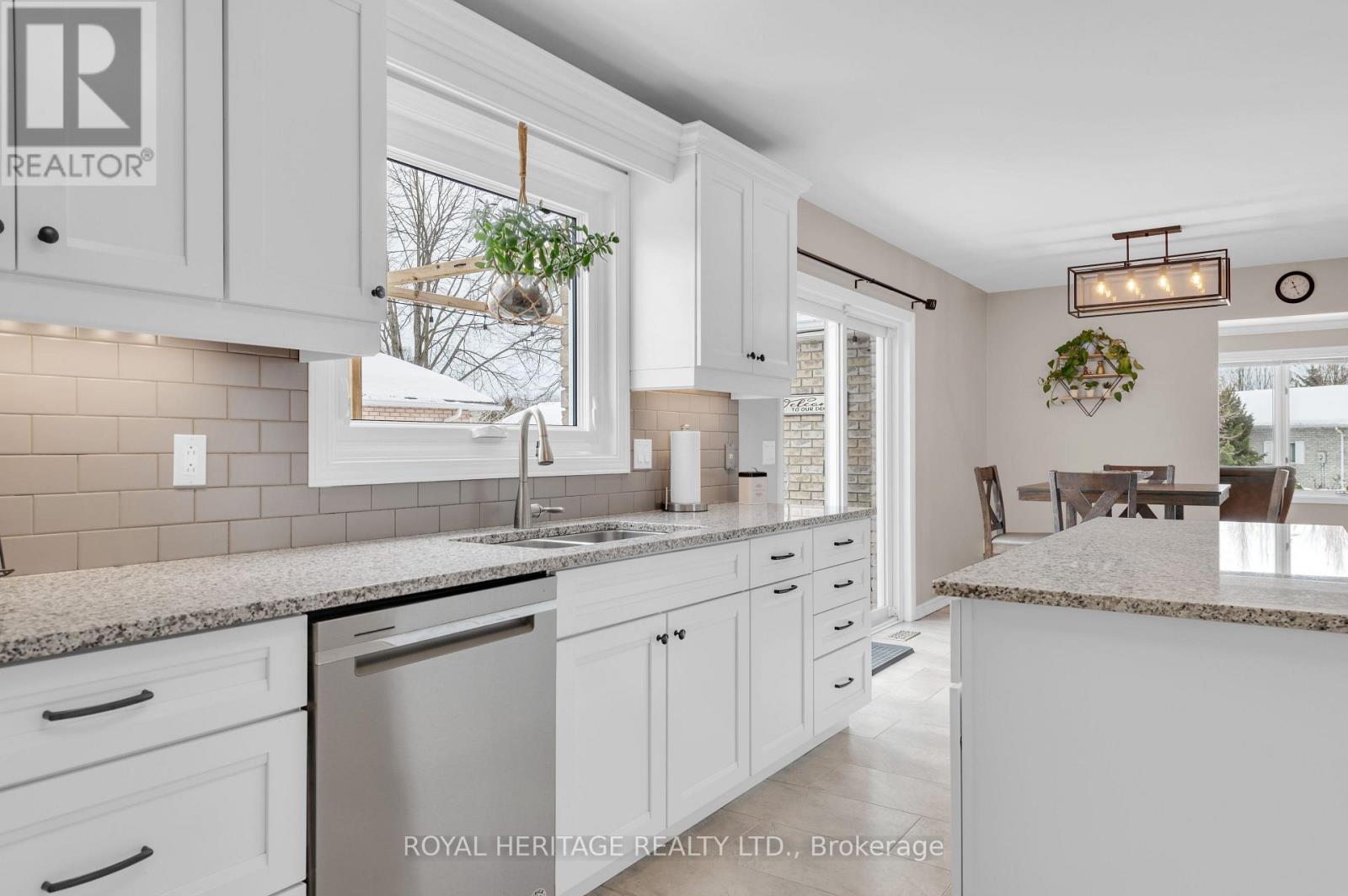 92 Parkview Heights, Quinte West (Murray Ward), Ontario  K8V 6P5 - Photo 10 - X12843568