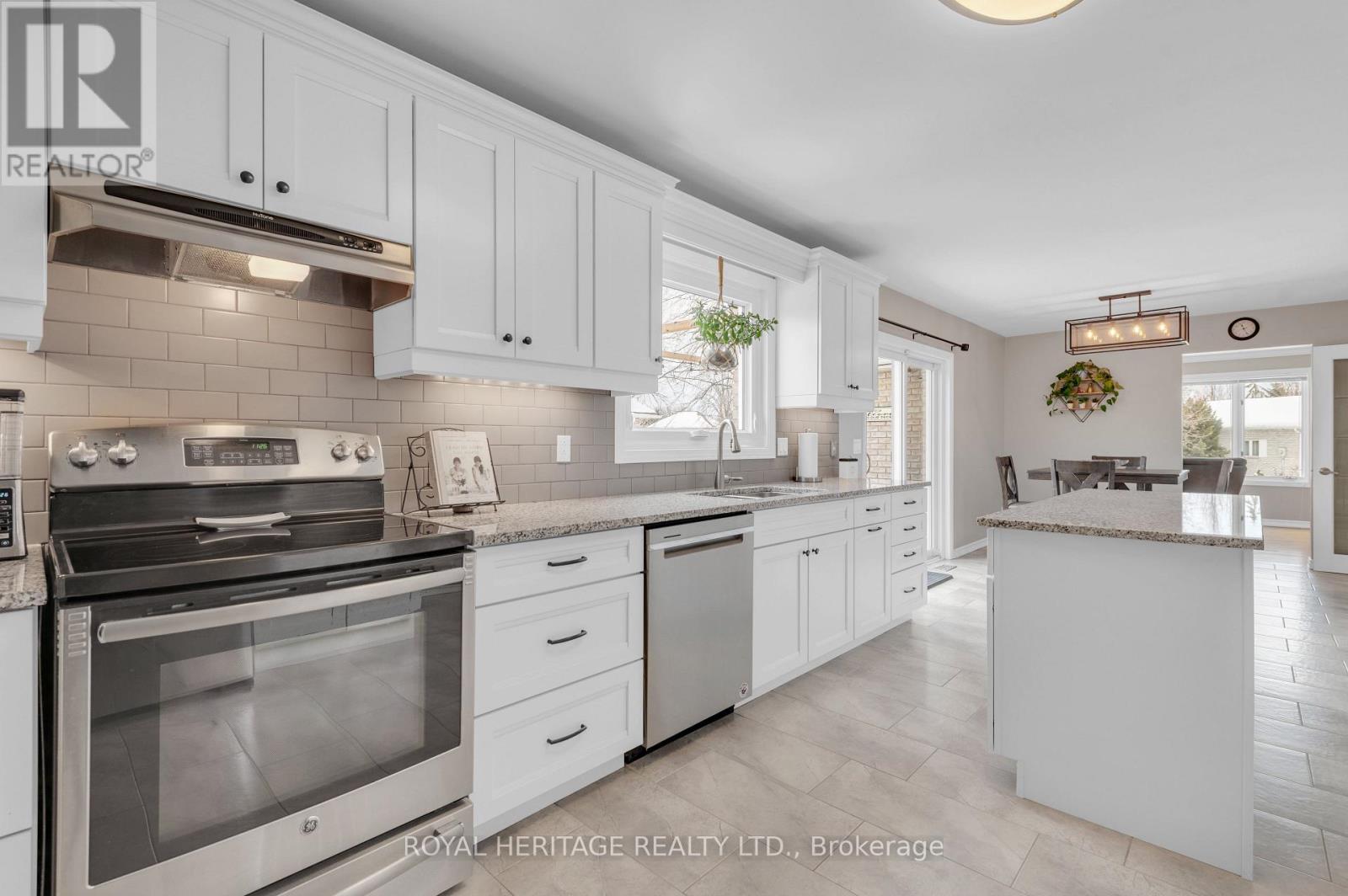 92 Parkview Heights, Quinte West (Murray Ward), Ontario  K8V 6P5 - Photo 11 - X12843568