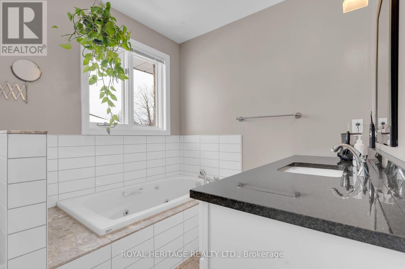 92 Parkview Heights, Quinte West (Murray Ward), Ontario  K8V 6P5 - Photo 25 - X12843568