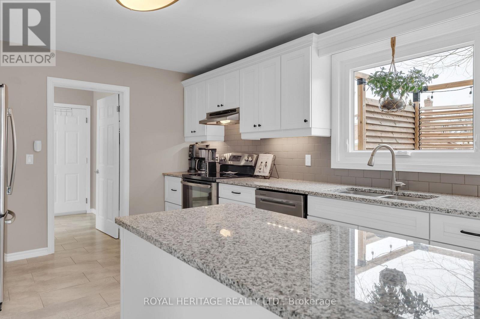 92 Parkview Heights, Quinte West (Murray Ward), Ontario  K8V 6P5 - Photo 8 - X12843568