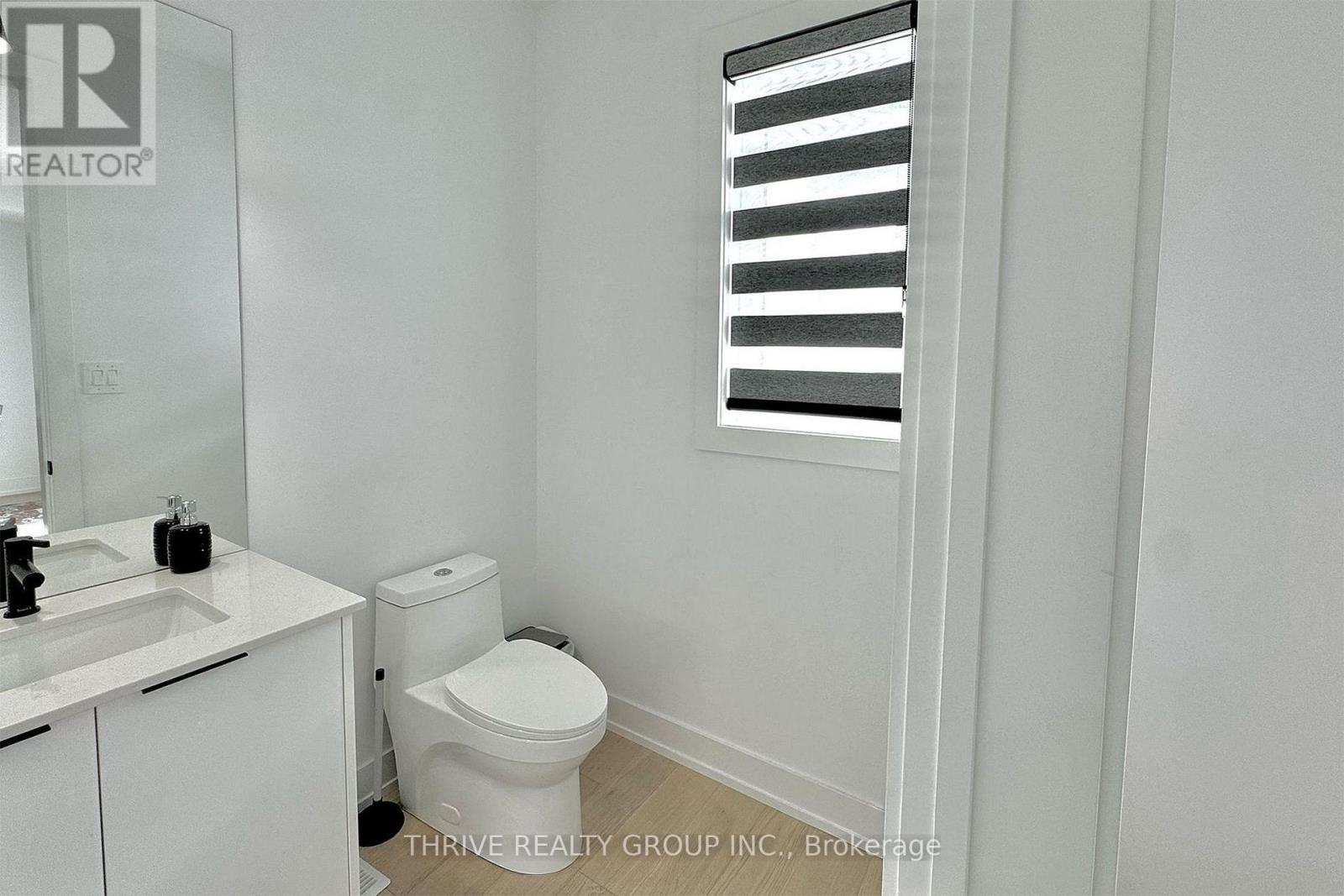 1979 Upperpoint Gate, London South, Ontario  N6K 0L2 - Photo 12 - X12843548