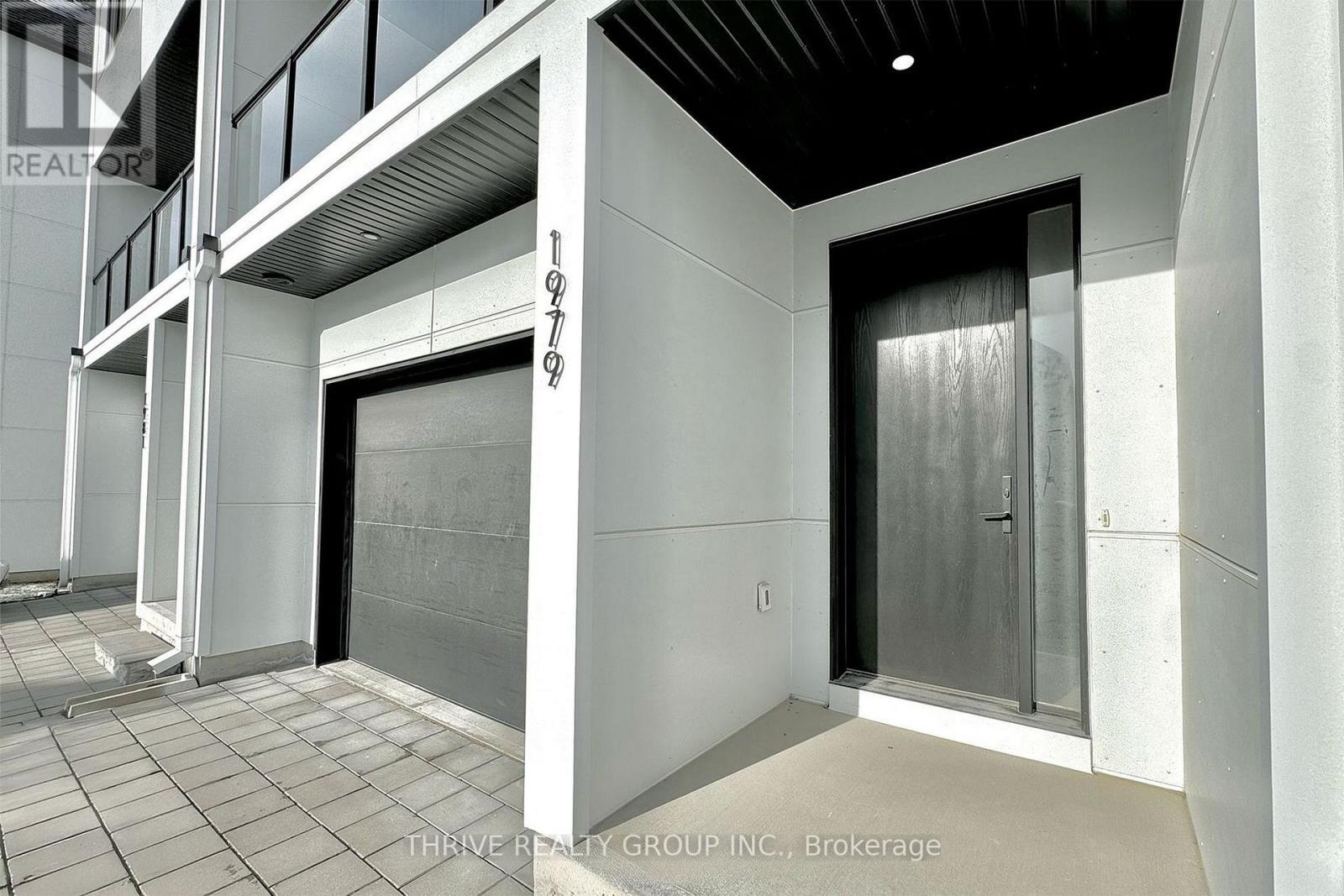 1979 Upperpoint Gate, London South, Ontario  N6K 0L2 - Photo 2 - X12843548