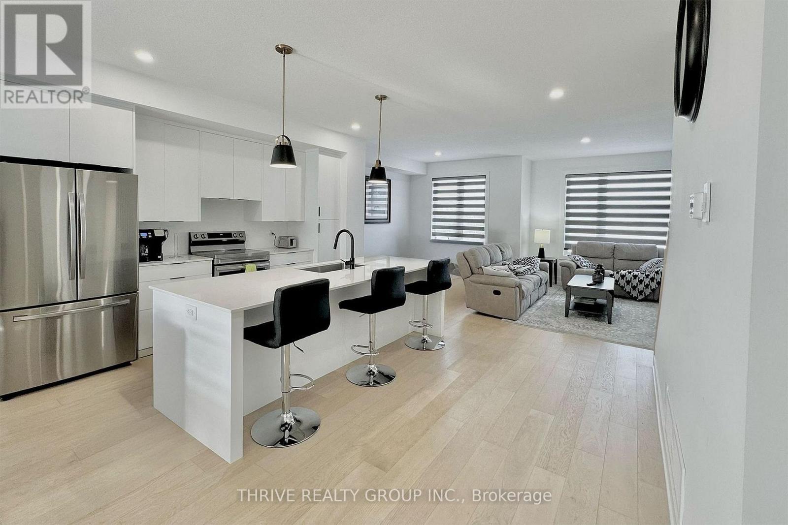 1979 Upperpoint Gate, London South, Ontario  N6K 0L2 - Photo 3 - X12843548