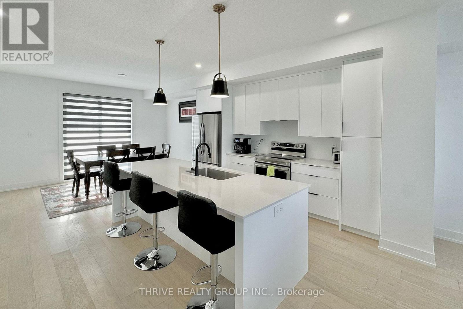 1979 Upperpoint Gate, London South, Ontario  N6K 0L2 - Photo 5 - X12843548