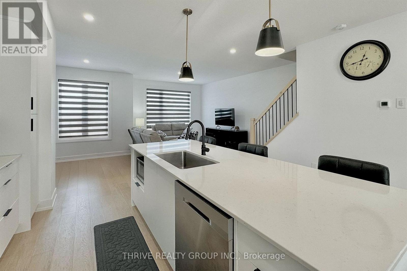 1979 Upperpoint Gate, London South, Ontario  N6K 0L2 - Photo 7 - X12843548