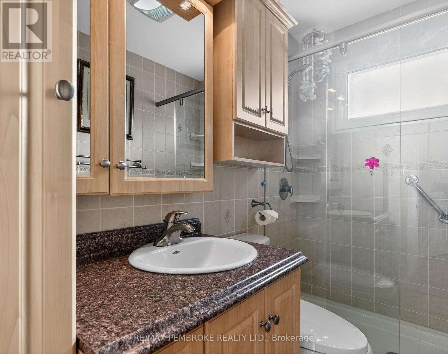 17 Roy Street, Petawawa, Ontario  K8H 3A5 - Photo 17 - X12843506