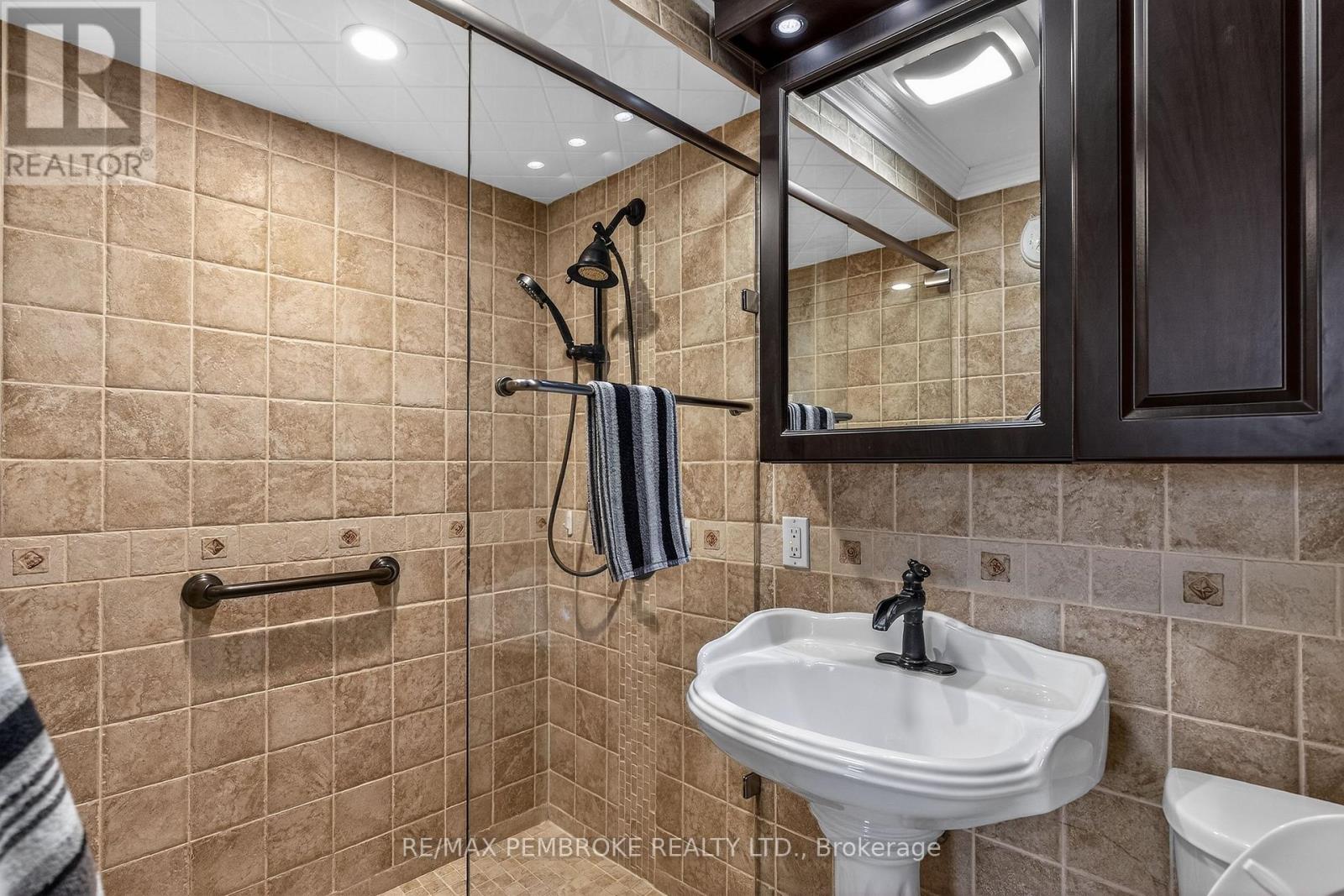 17 Roy Street, Petawawa, Ontario  K8H 3A5 - Photo 26 - X12843506