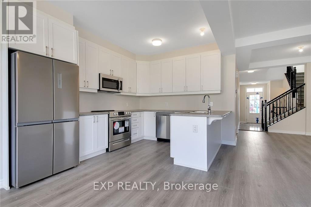 305 Cornflower Row, Ottawa, Ontario  K0A 2Z0 - Photo 8 - X12843566