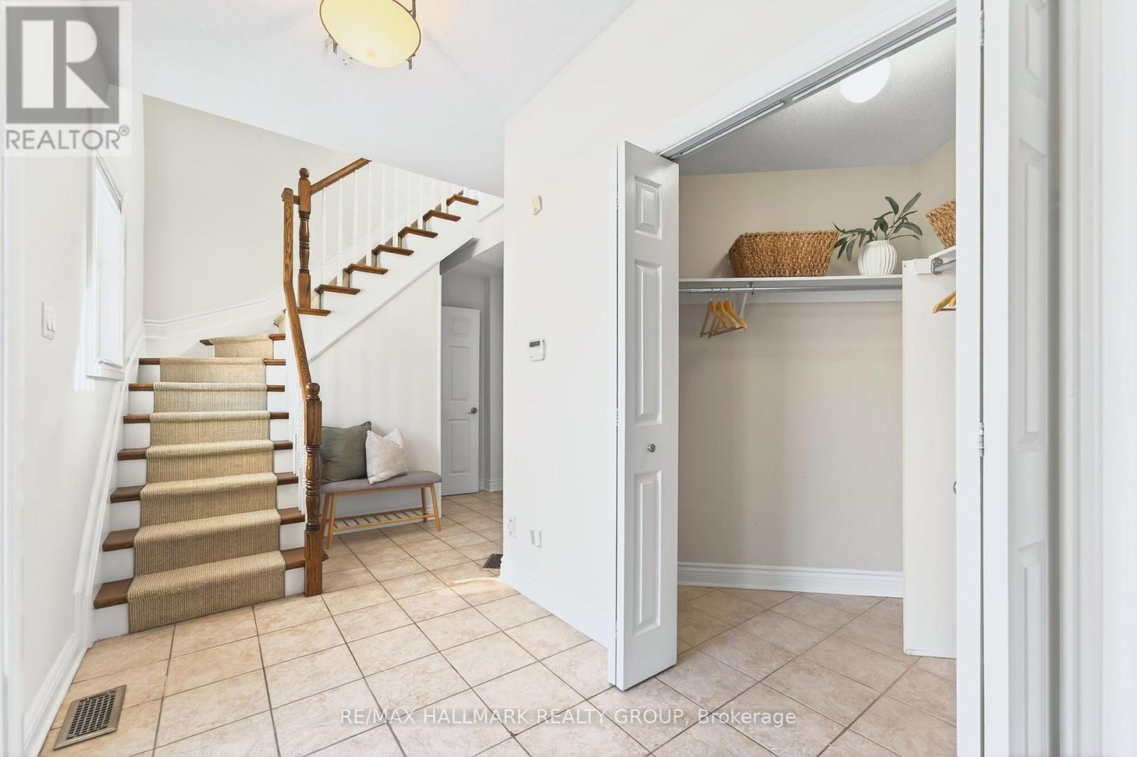 6 Harvey Street, Ottawa, Ontario  K1S 5S4 - Photo 2 - X12843620