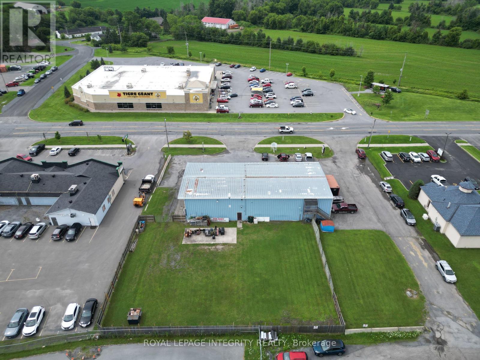 671 Notre Dame Street, Russell, Ontario  K0A 1W1 - Photo 7 - X12843628