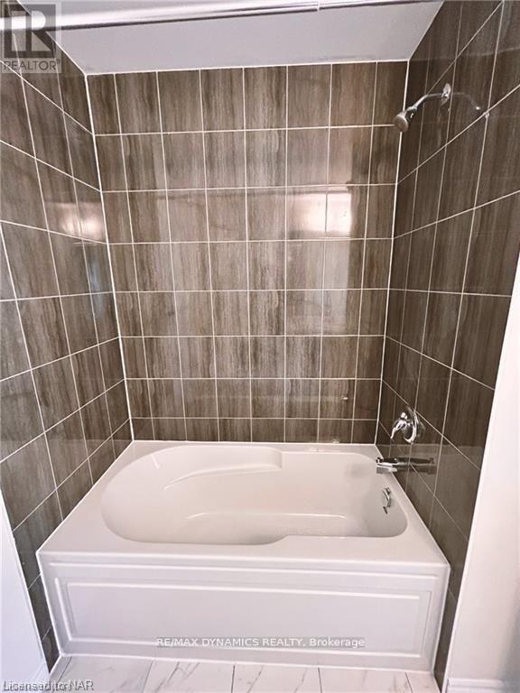 61 Ever Sweet Way, Thorold, Ontario  L2V 0K9 - Photo 12 - X12843526