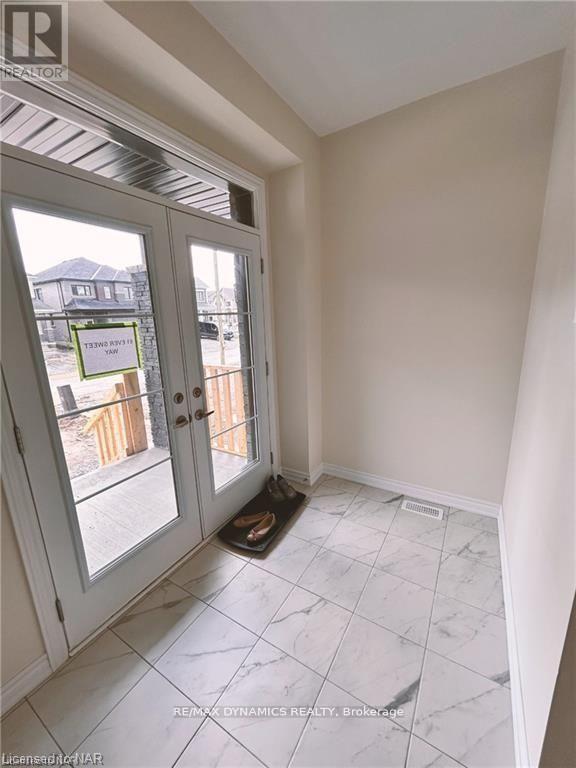 61 Ever Sweet Way, Thorold, Ontario  L2V 0K9 - Photo 2 - X12843526