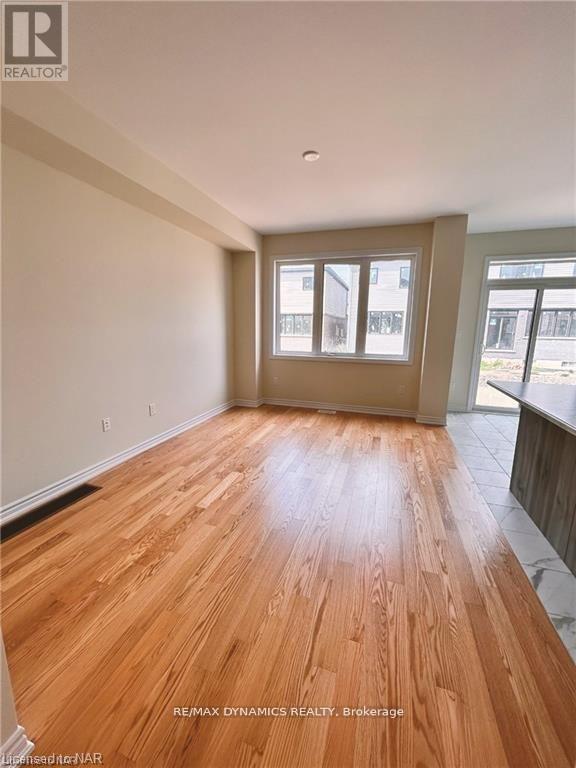 61 Ever Sweet Way, Thorold, Ontario  L2V 0K9 - Photo 5 - X12843526