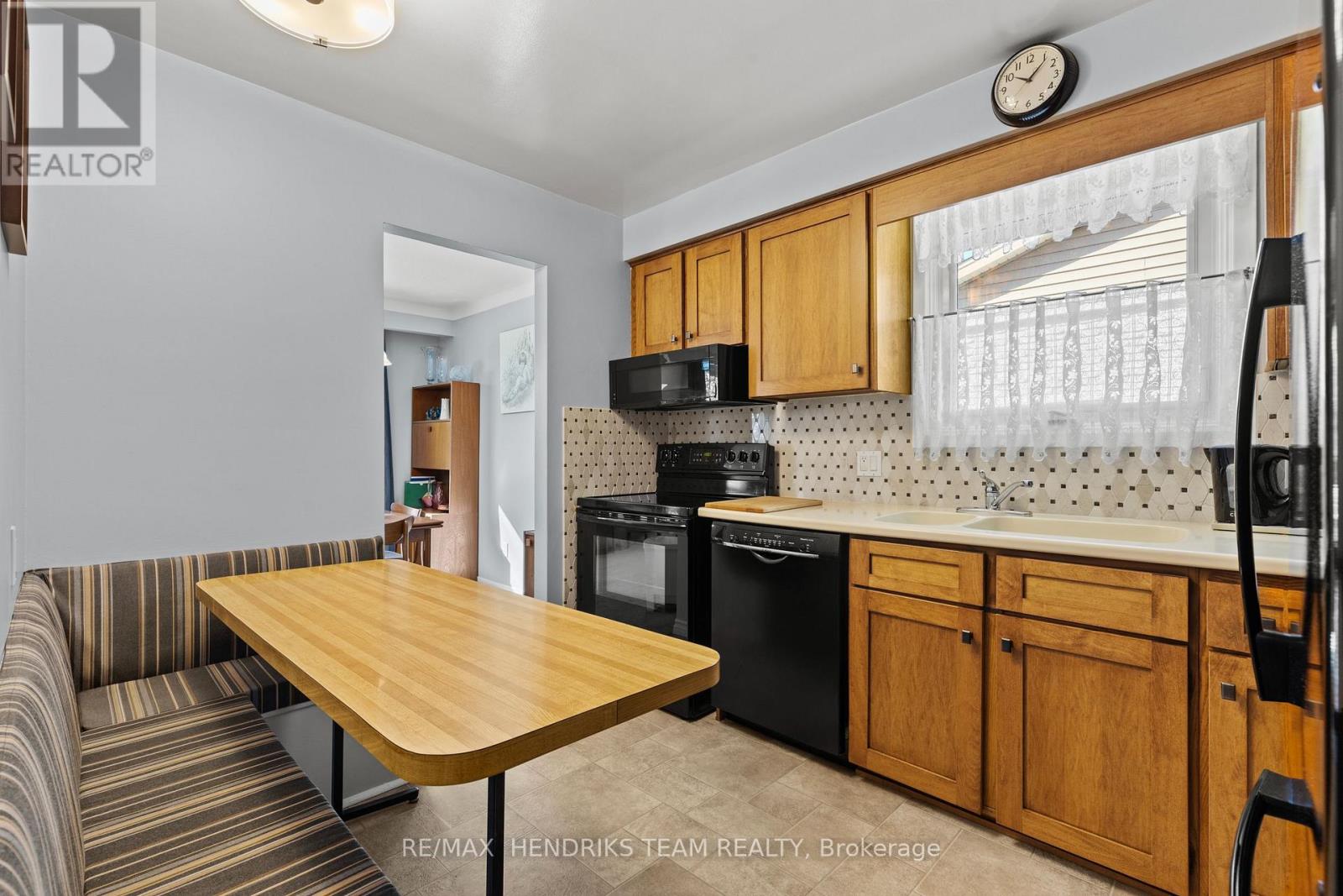 5 Sheridan Drive, St. Catharines, Ontario  L2M 6N8 - Photo 17 - X12843534