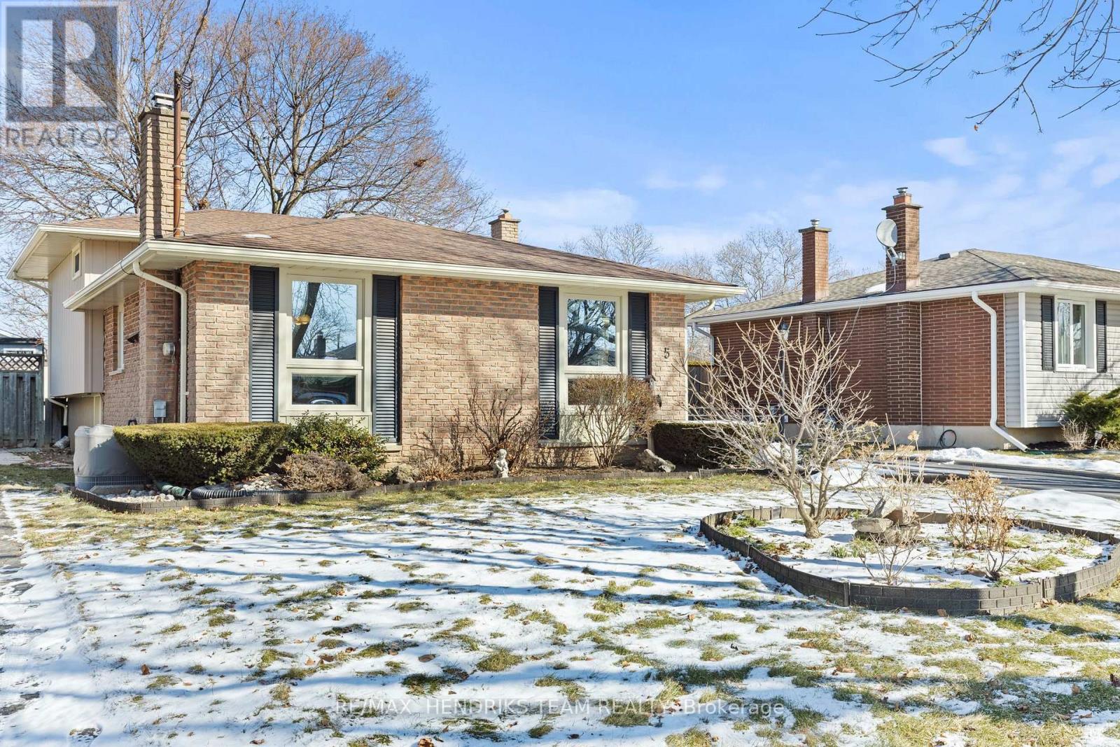 5 Sheridan Drive, St. Catharines, Ontario  L2M 6N8 - Photo 5 - X12843534