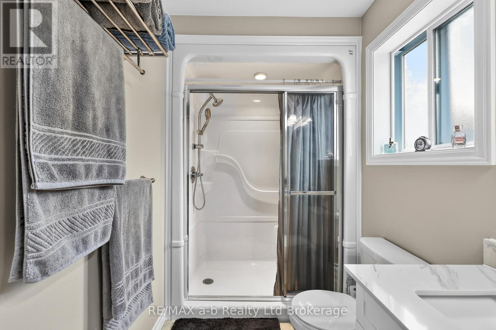 87 Walker Road, Ingersoll (Ingersoll - South), Ontario  N5C 0C3 - Photo 21 - X12843558