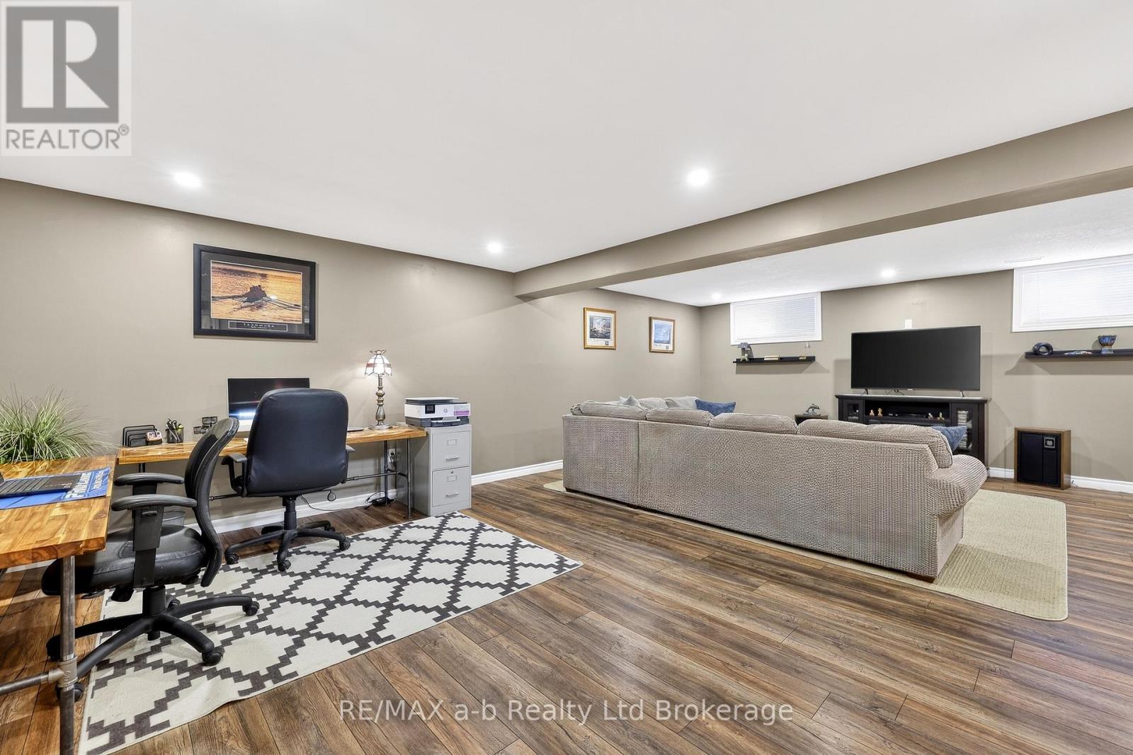 87 Walker Road, Ingersoll (Ingersoll - South), Ontario  N5C 0C3 - Photo 29 - X12843558