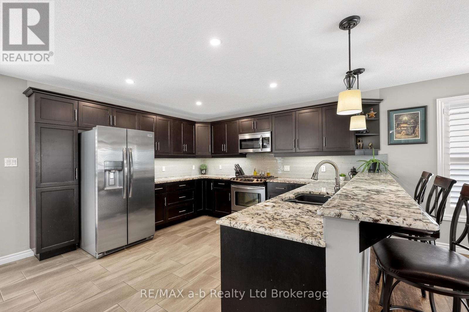 87 Walker Road, Ingersoll (Ingersoll - South), Ontario  N5C 0C3 - Photo 7 - X12843558