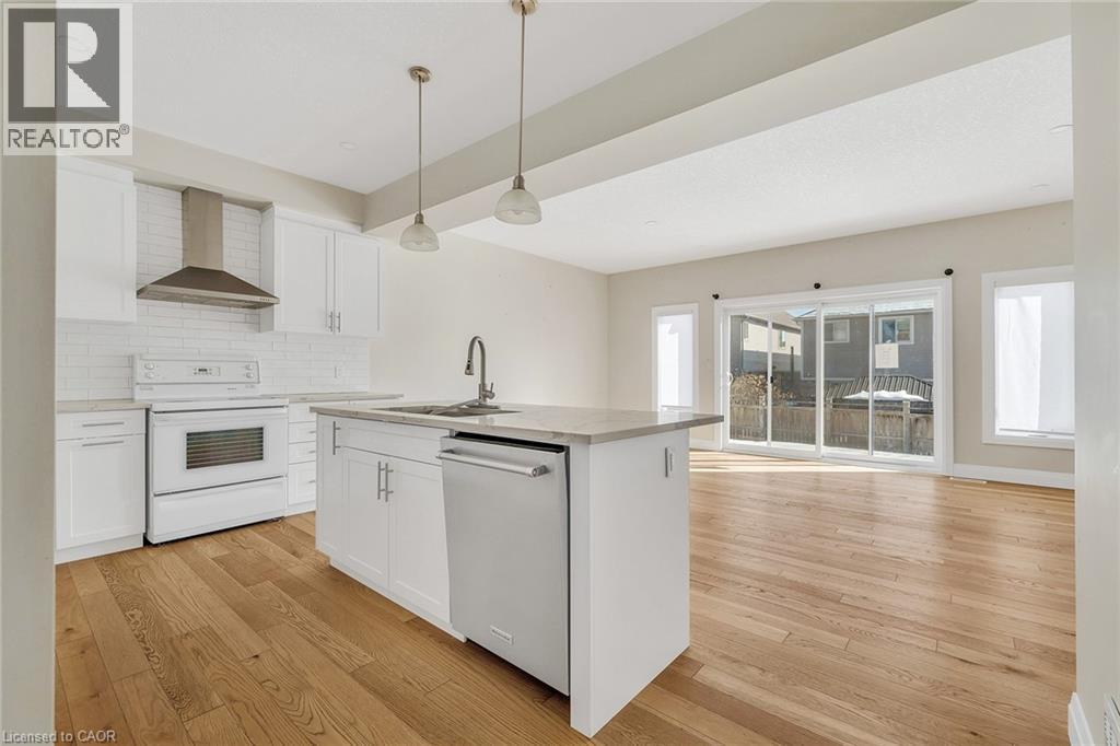 47 Pondcliffe Drive, Kitchener, Ontario  N2R 0M3 - Photo 4 - 40808710