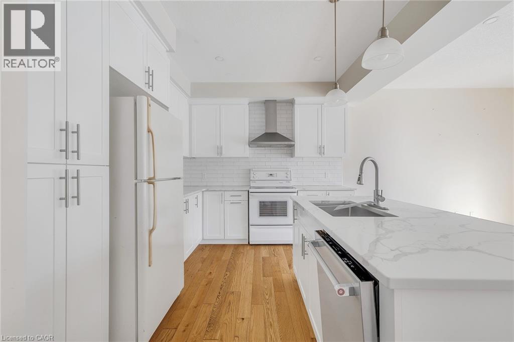 47 Pondcliffe Drive, Kitchener, Ontario  N2R 0M3 - Photo 7 - 40808710