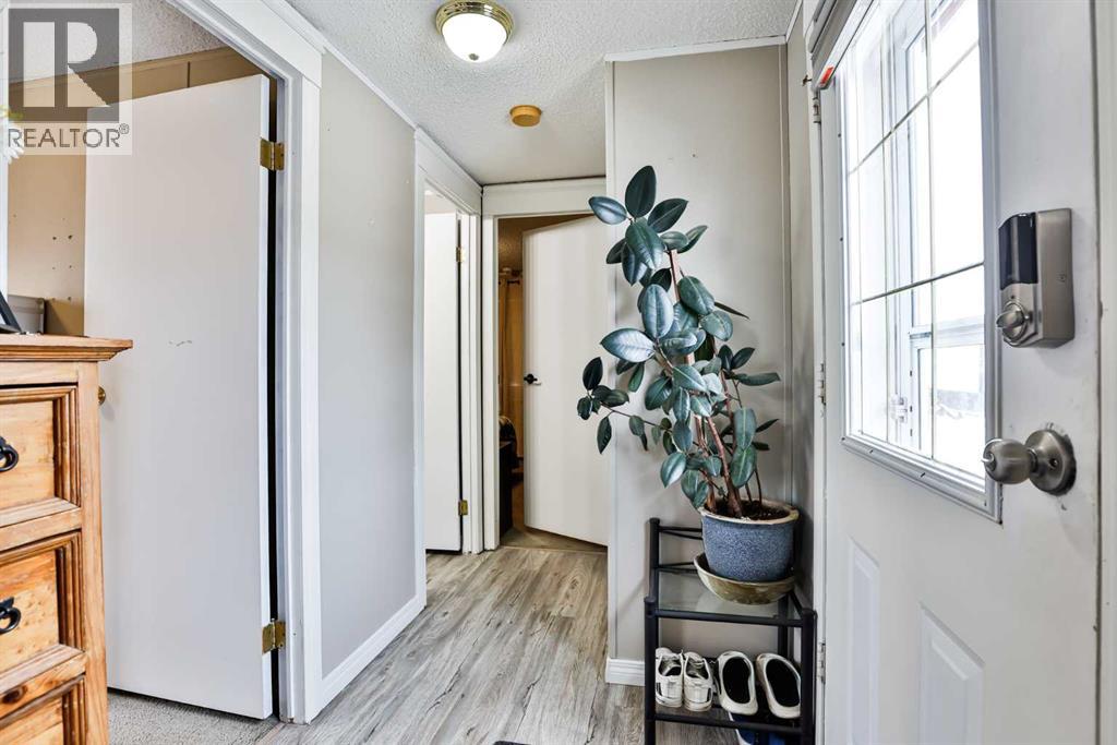 409 Conductor Boulevard, Coaldale, Alberta  T1M 1P6 - Photo 2 - A2287048