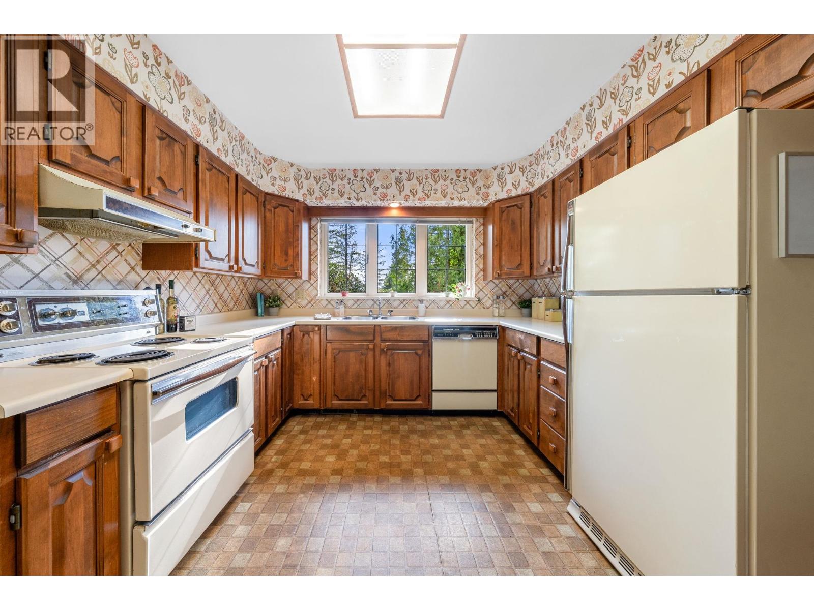 895 Elveden Row, West Vancouver, British Columbia  V7S 1Y7 - Photo 10 - R3095898