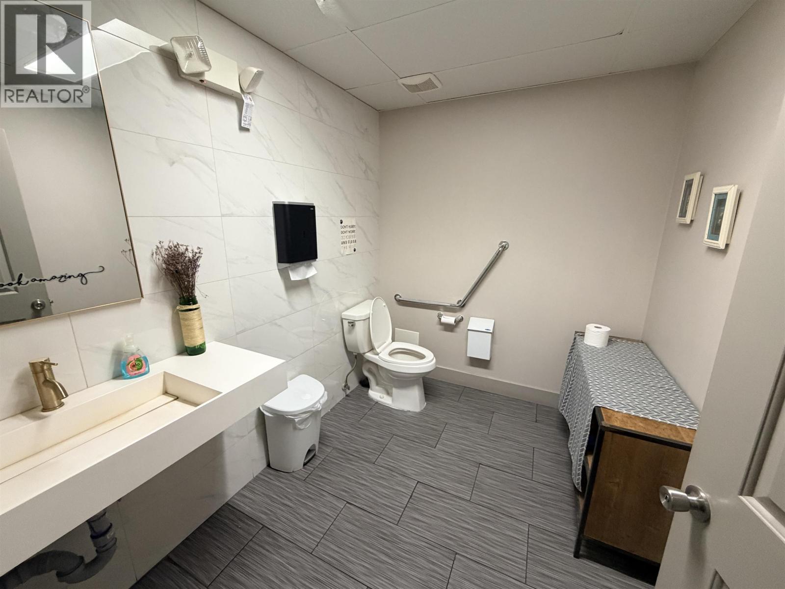 1113377 Confidencial, Vancouver, British Columbia  V0V 0V0 - Photo 14 - C8076720