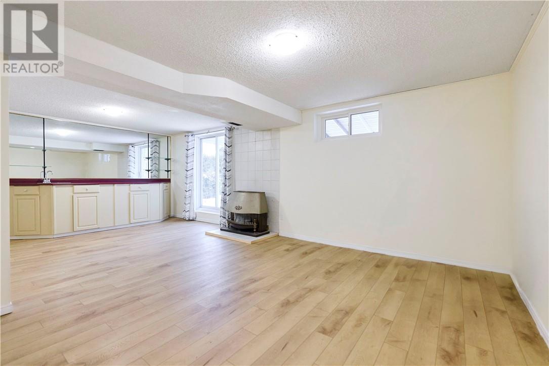 170 Autumnwood Cres Crescent, Greater Sudbury, Ontario  P3B 3Z4 - Photo 14 - 2126656