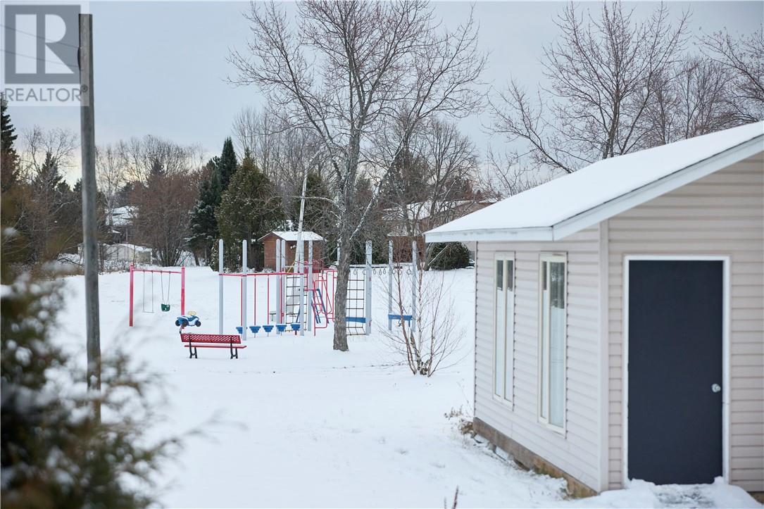 170 Autumnwood Cres Crescent, Greater Sudbury, Ontario  P3B 3Z4 - Photo 27 - 2126656