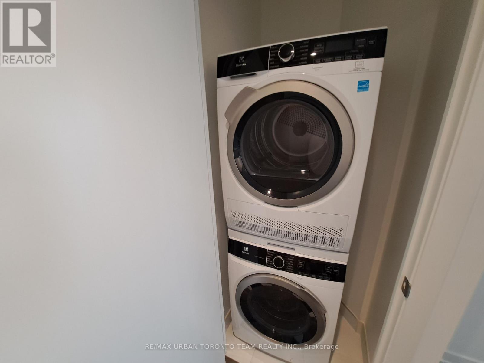 5812 - 138 Downes Street, Toronto, Ontario  M5E 0E4 - Photo 11 - C12843492