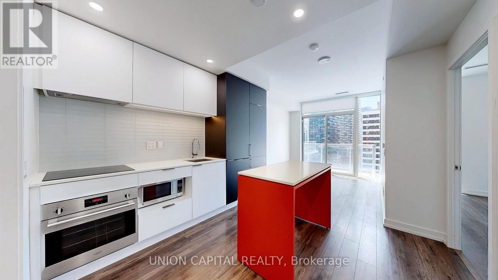 1013 - 33 HELENDALE AVENUE, Toronto, Ontario