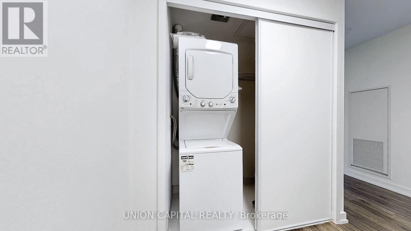 1013 - 33 Helendale Avenue, Toronto, Ontario  M4R 0A4 - Photo 12 - C12843518