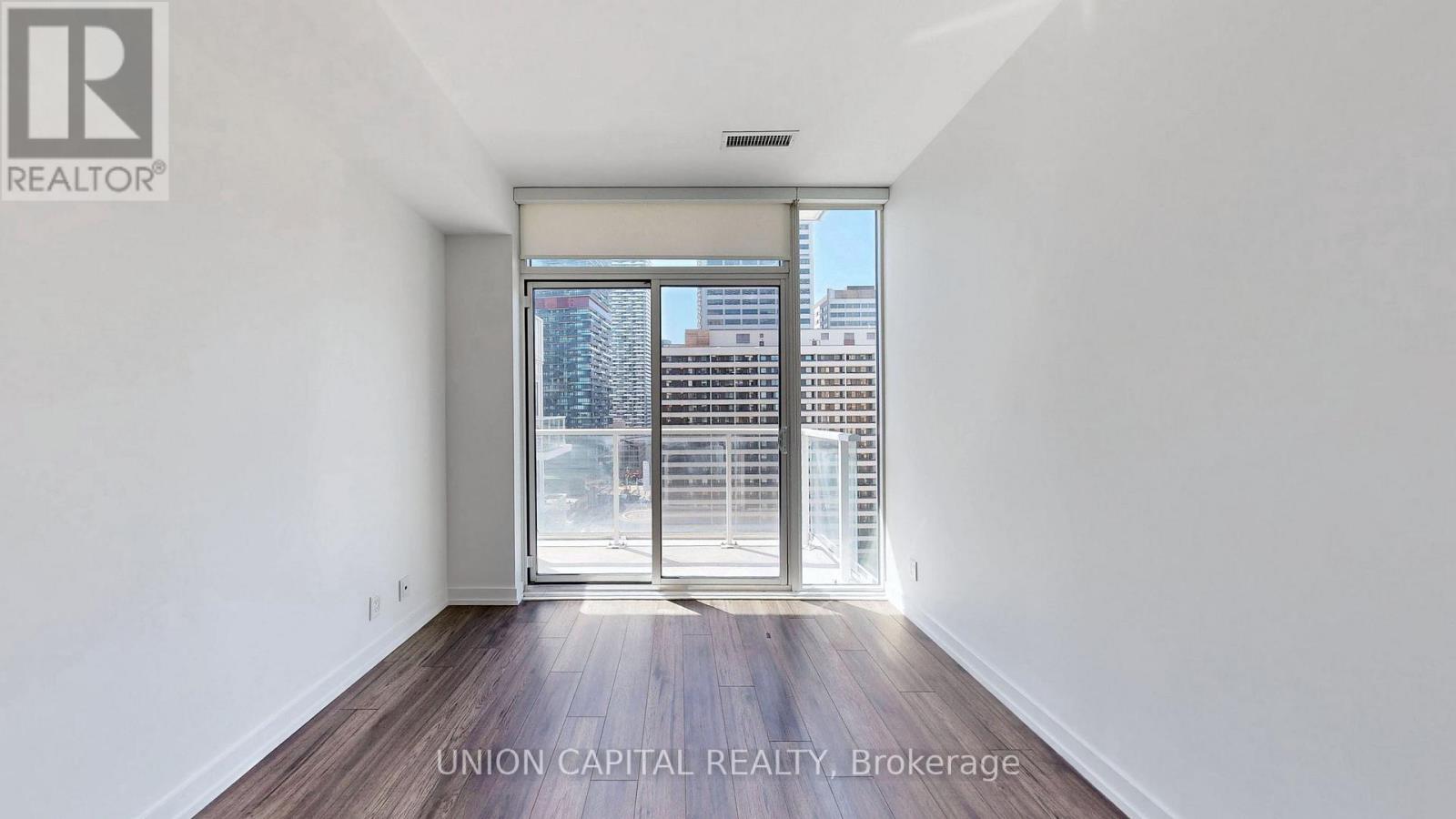 1013 - 33 Helendale Avenue, Toronto, Ontario  M4R 0A4 - Photo 2 - C12843518