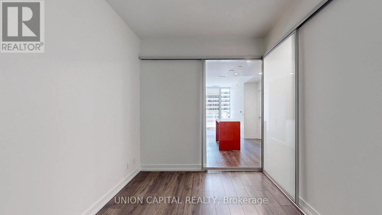 1013 - 33 Helendale Avenue, Toronto, Ontario  M4R 0A4 - Photo 9 - C12843518