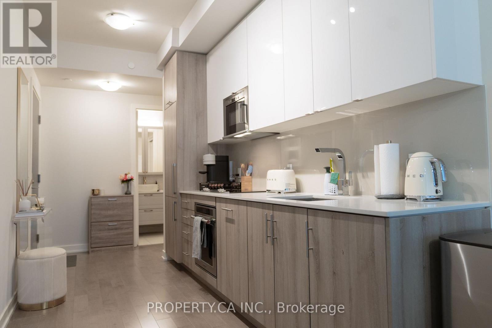 618 - 330 Richmond Street W, Toronto, Ontario  M5V 0M4 - Photo 3 - C12843546