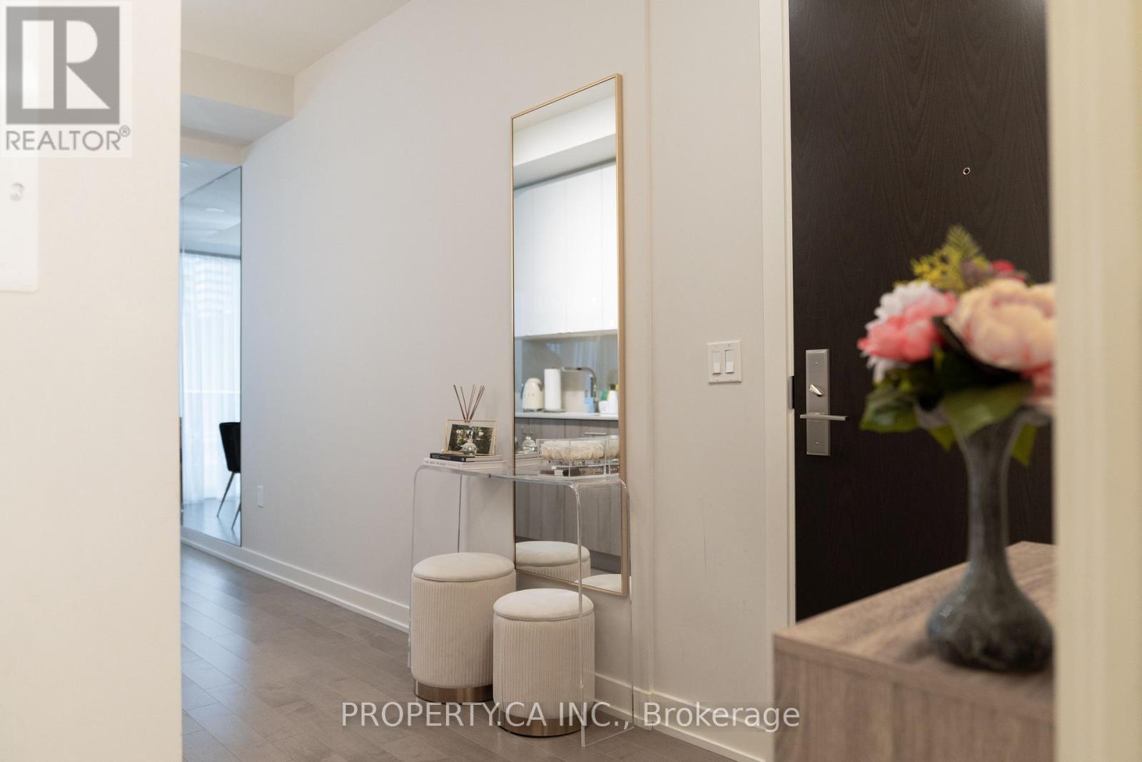 618 - 330 Richmond Street W, Toronto, Ontario  M5V 0M4 - Photo 4 - C12843546