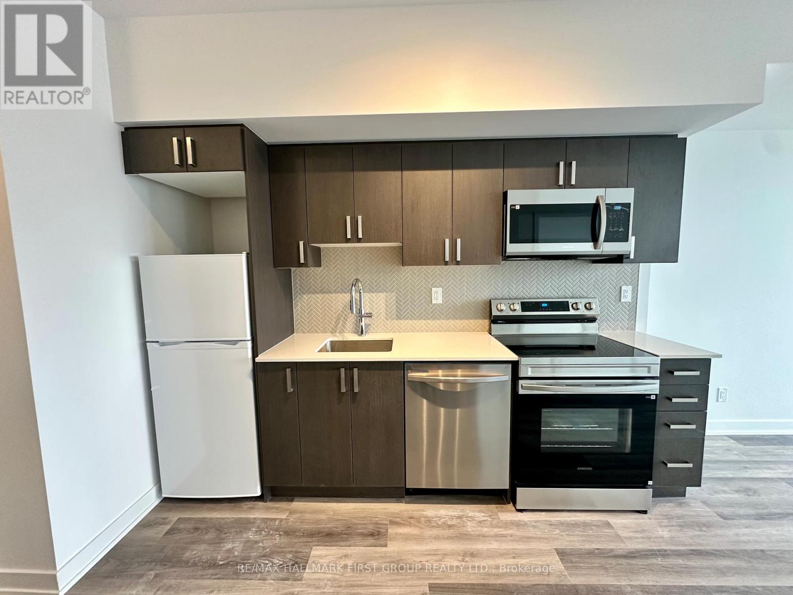 205 - 1010 Sandy Beach Road, Pickering, Ontario  L1W 0C7 - Photo 2 - E12843520