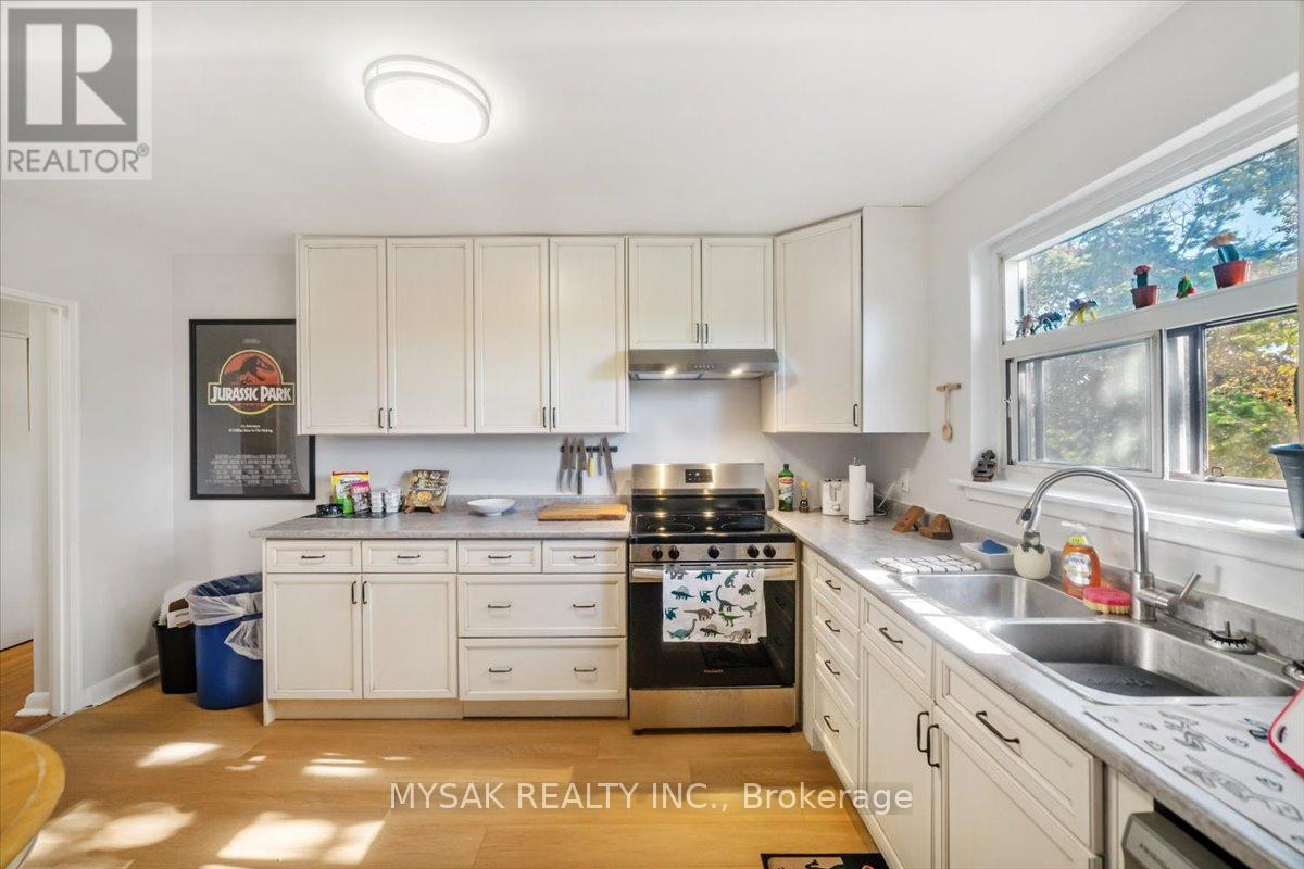 1033 Ravine Road, Oshawa, Ontario  L1H 4C9 - Photo 11 - E12843596