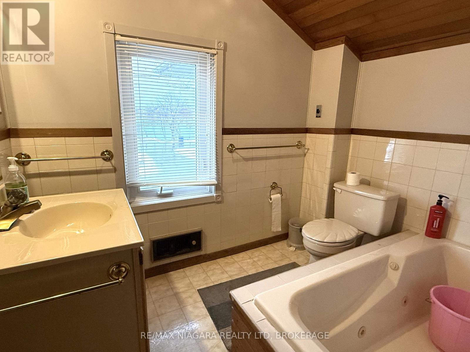 177 Niagara Boulevard, Fort Erie, Ontario  L2A 3G7 - Photo 18 - X12838858