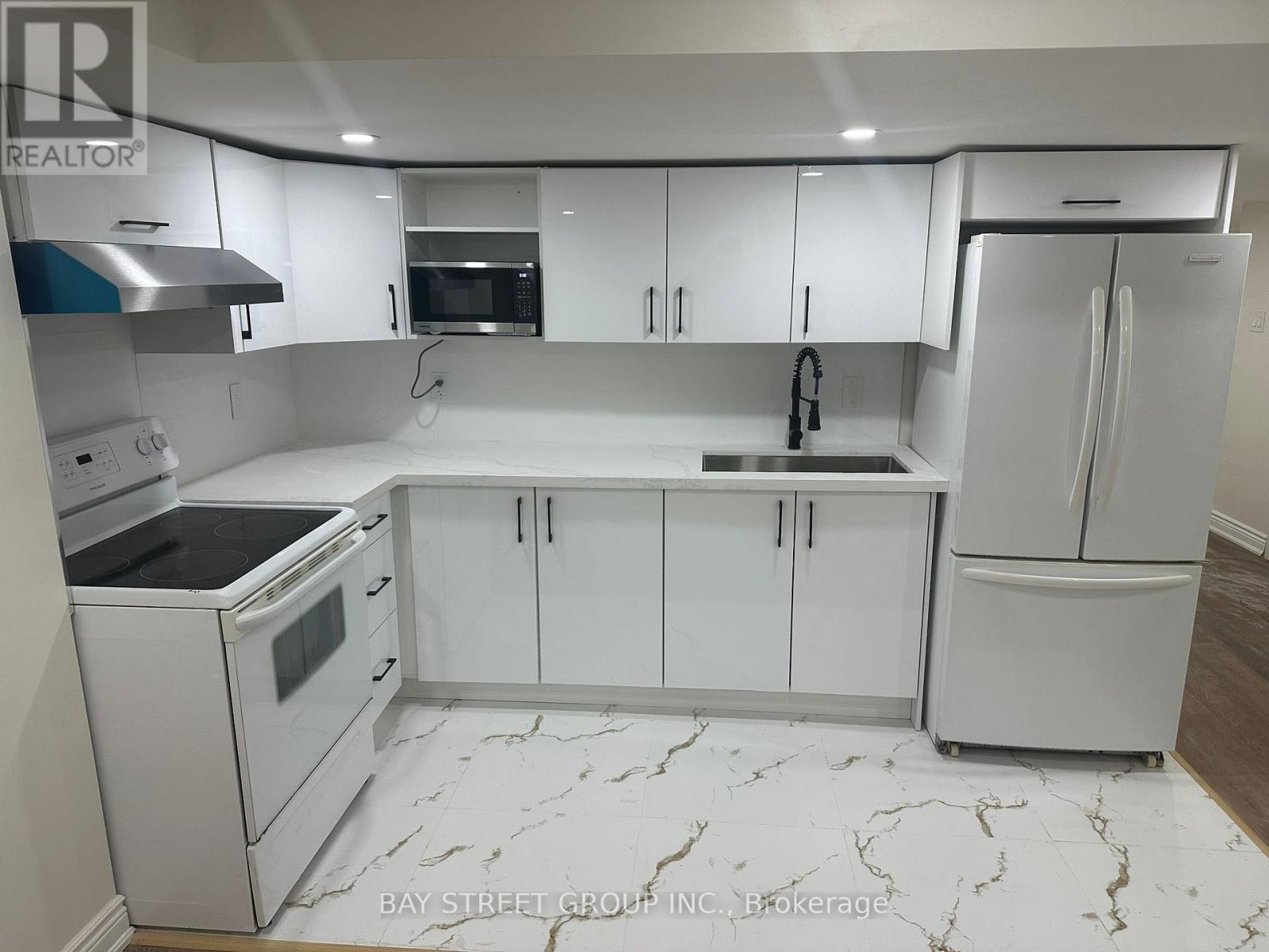 138 Sutherland Avenue, Bradford West Gwillimbury (Bradford), Ontario  L3Z 4H7 - Photo 11 - N12843572