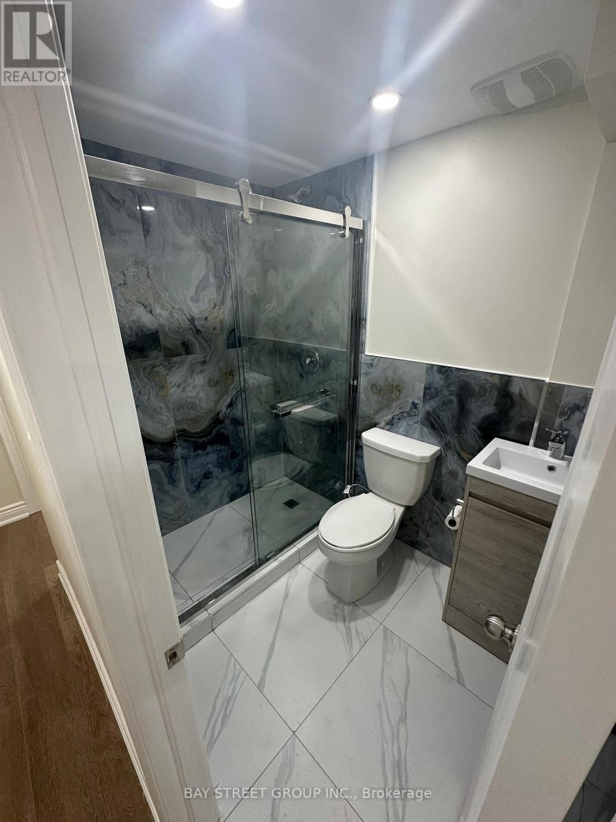 138 Sutherland Avenue, Bradford West Gwillimbury (Bradford), Ontario  L3Z 4H7 - Photo 2 - N12843572