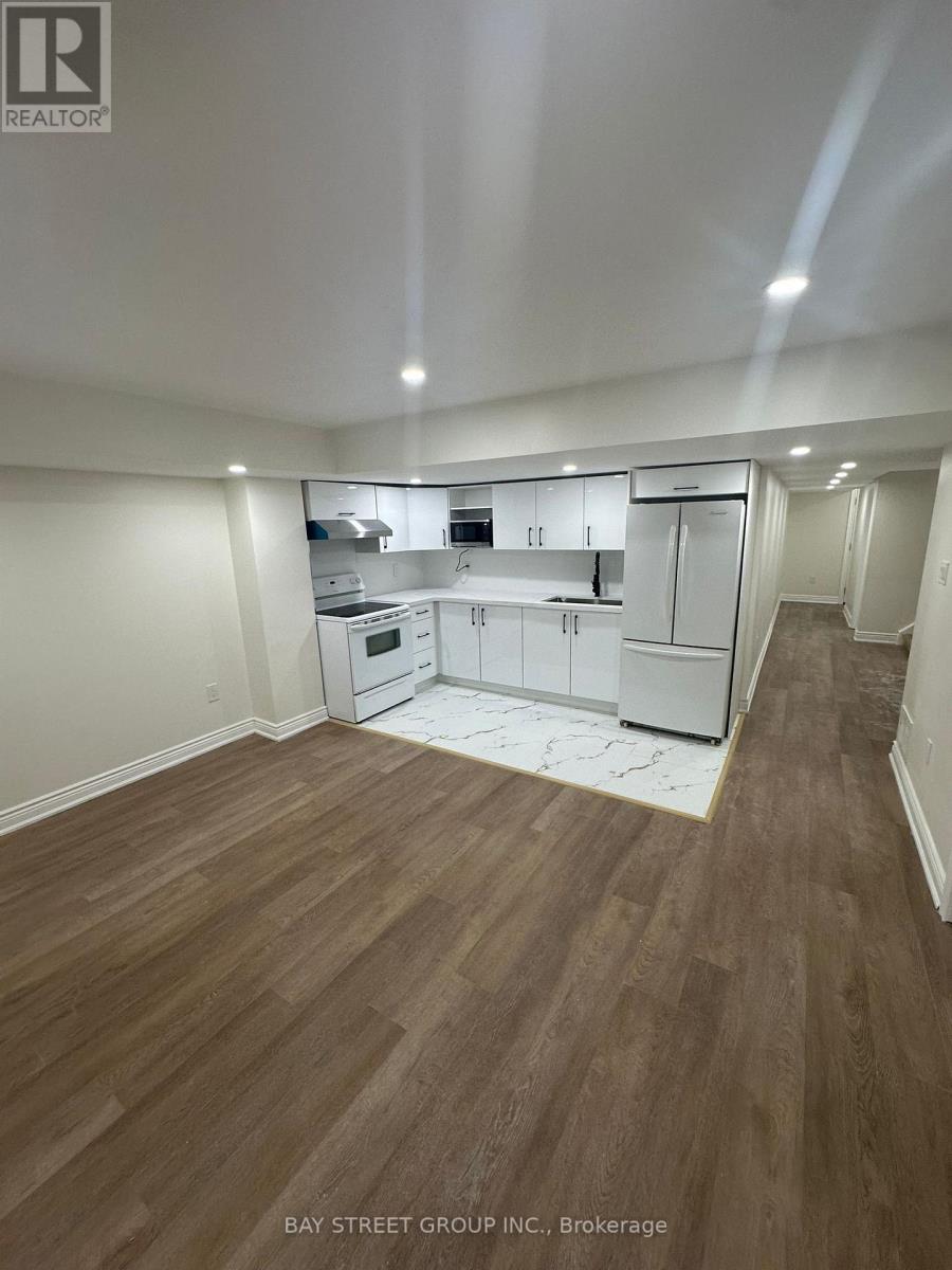 138 Sutherland Avenue, Bradford West Gwillimbury (Bradford), Ontario  L3Z 4H7 - Photo 3 - N12843572