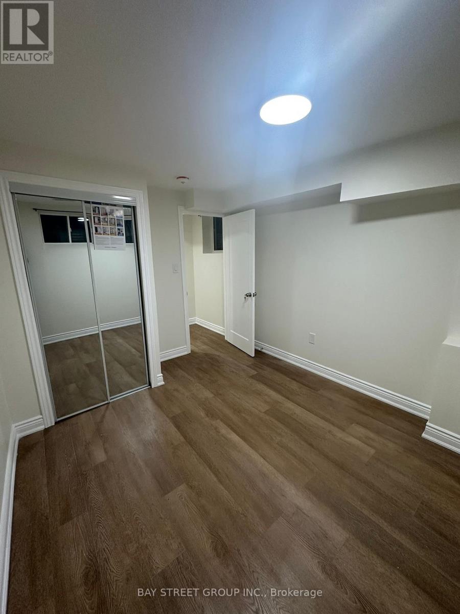 138 Sutherland Avenue, Bradford West Gwillimbury (Bradford), Ontario  L3Z 4H7 - Photo 7 - N12843572