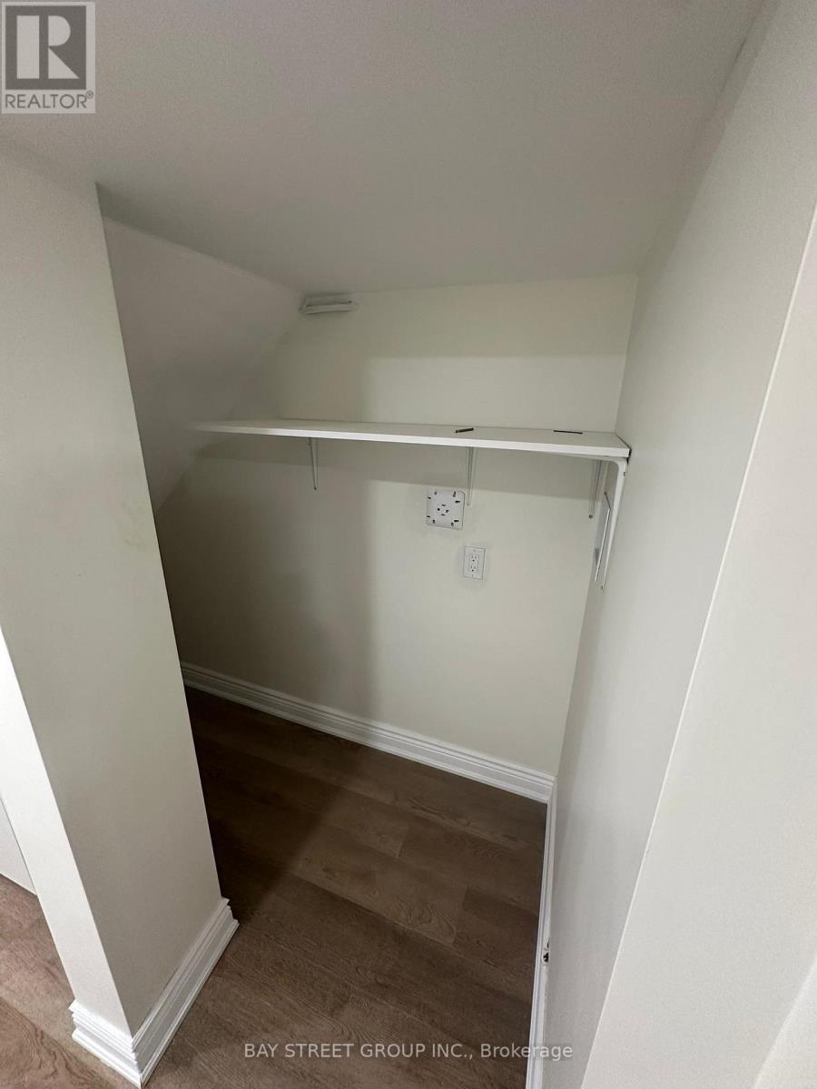 138 Sutherland Avenue, Bradford West Gwillimbury (Bradford), Ontario  L3Z 4H7 - Photo 9 - N12843572