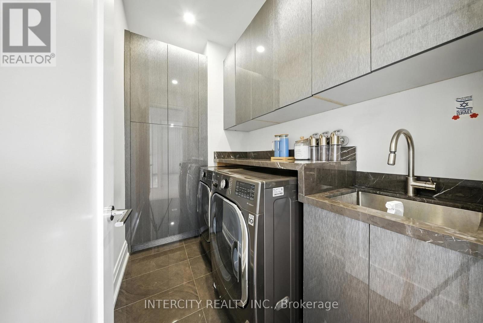 131a Birch Avenue, Richmond Hill, Ontario  L4C 6C5 - Photo 42 - N12843616