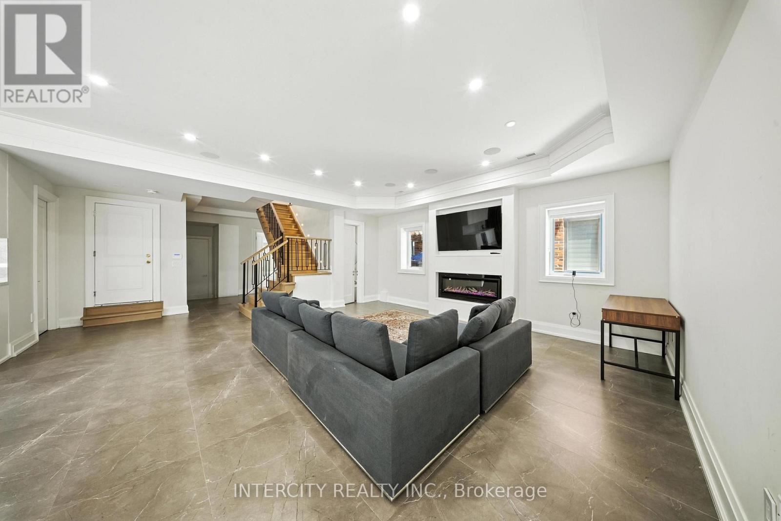 131a Birch Avenue, Richmond Hill, Ontario  L4C 6C5 - Photo 45 - N12843616