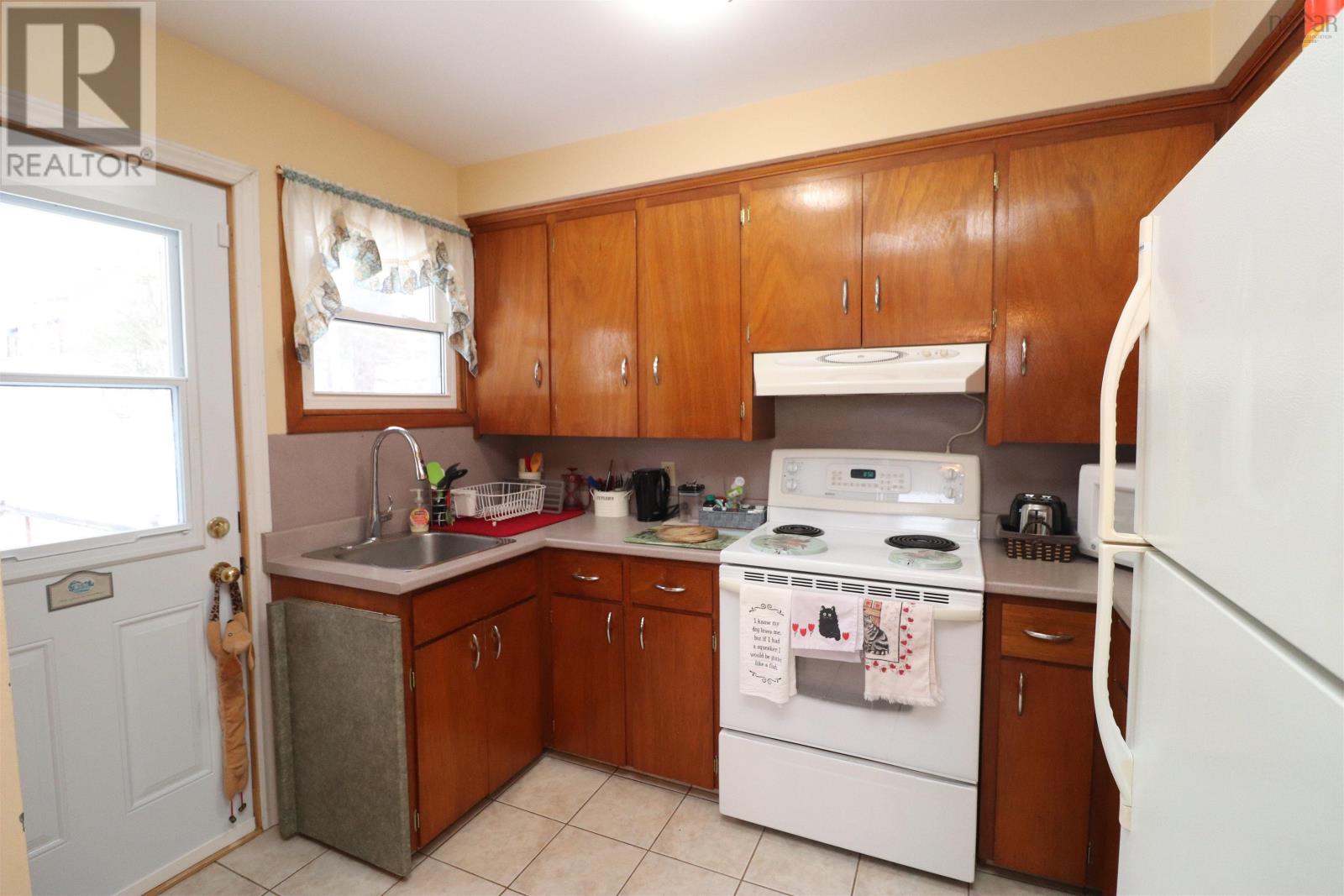 101 Laurie Street, Truro, Nova Scotia  B2N 4S9 - Photo 6 - 202603502